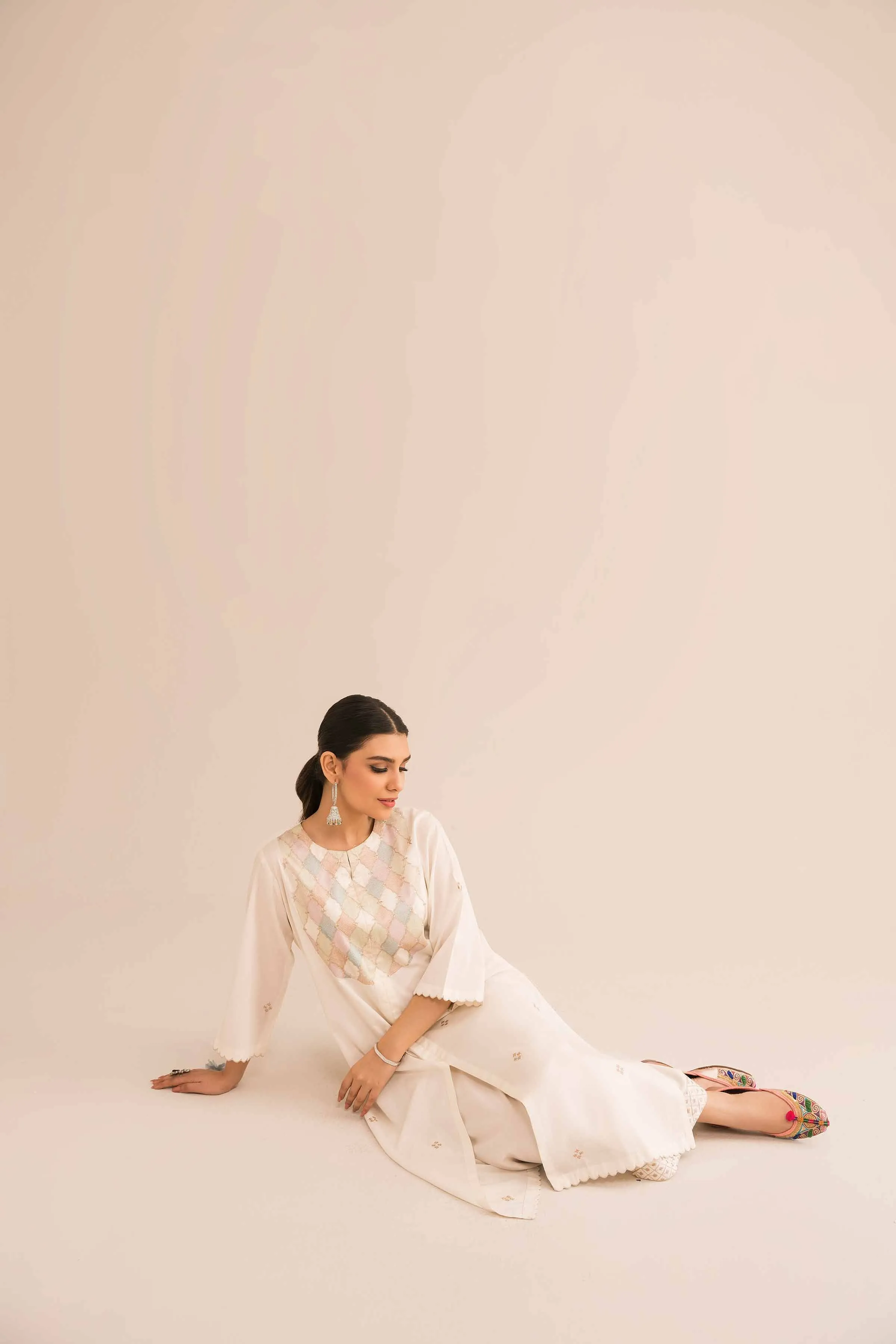 2 Piece - Embroidered Suit - PE23-34