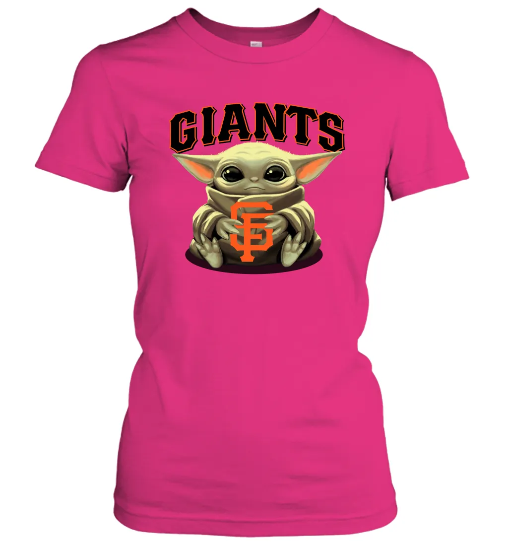 Baby Yoda Hugs Loves The San Francisco GiantsBaseball Womens T-Shirt