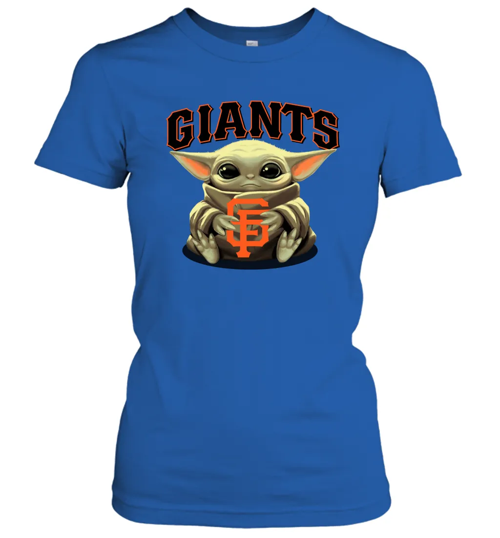 Baby Yoda Hugs Loves The San Francisco GiantsBaseball Womens T-Shirt