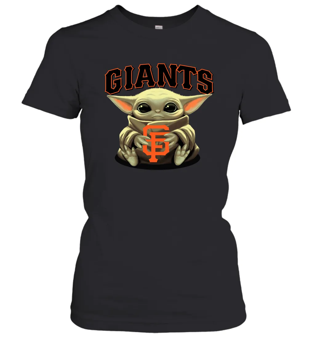 Baby Yoda Hugs Loves The San Francisco GiantsBaseball Womens T-Shirt