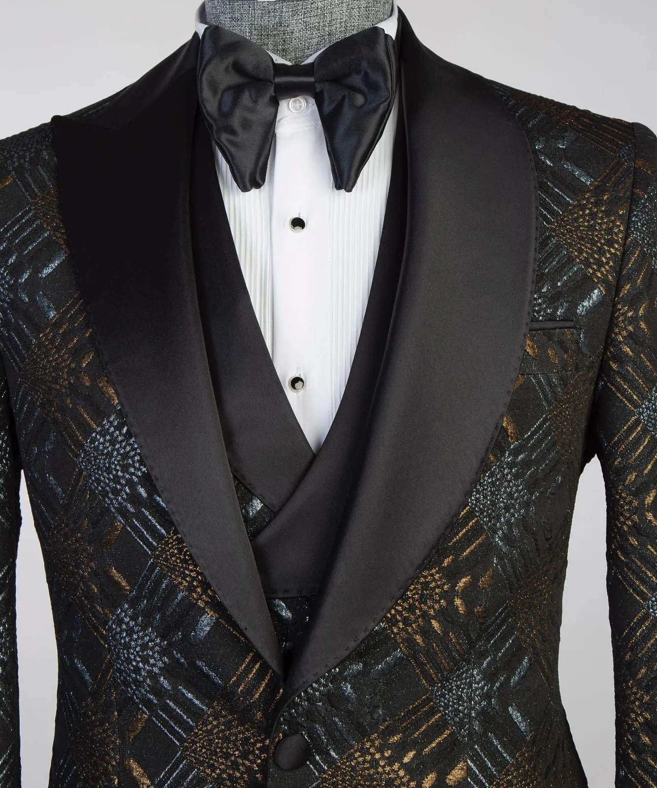 Cambridge tuxedo suit